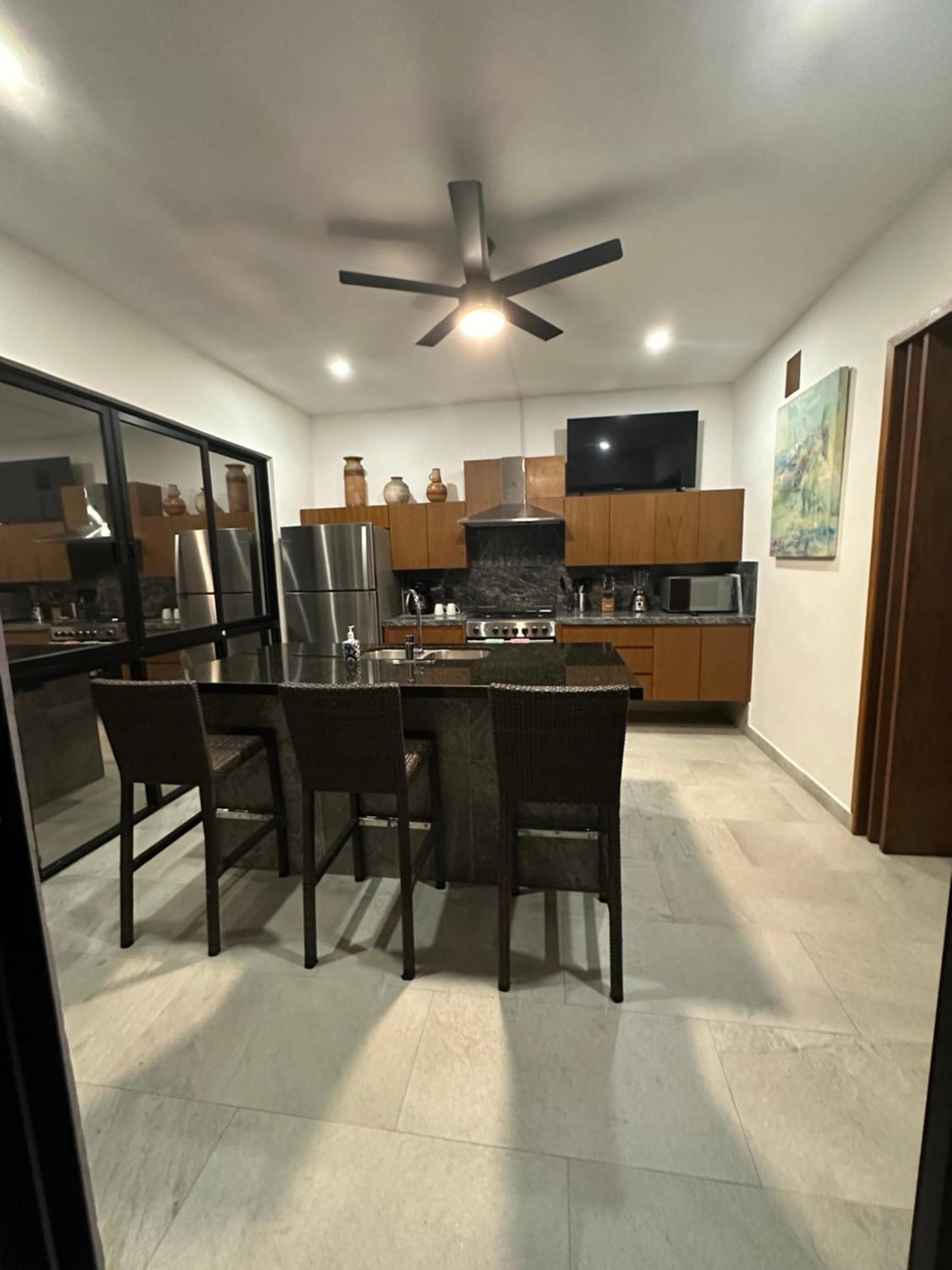 Ferienwohnung Oasis Urban Retreat Cancún Exterior foto
