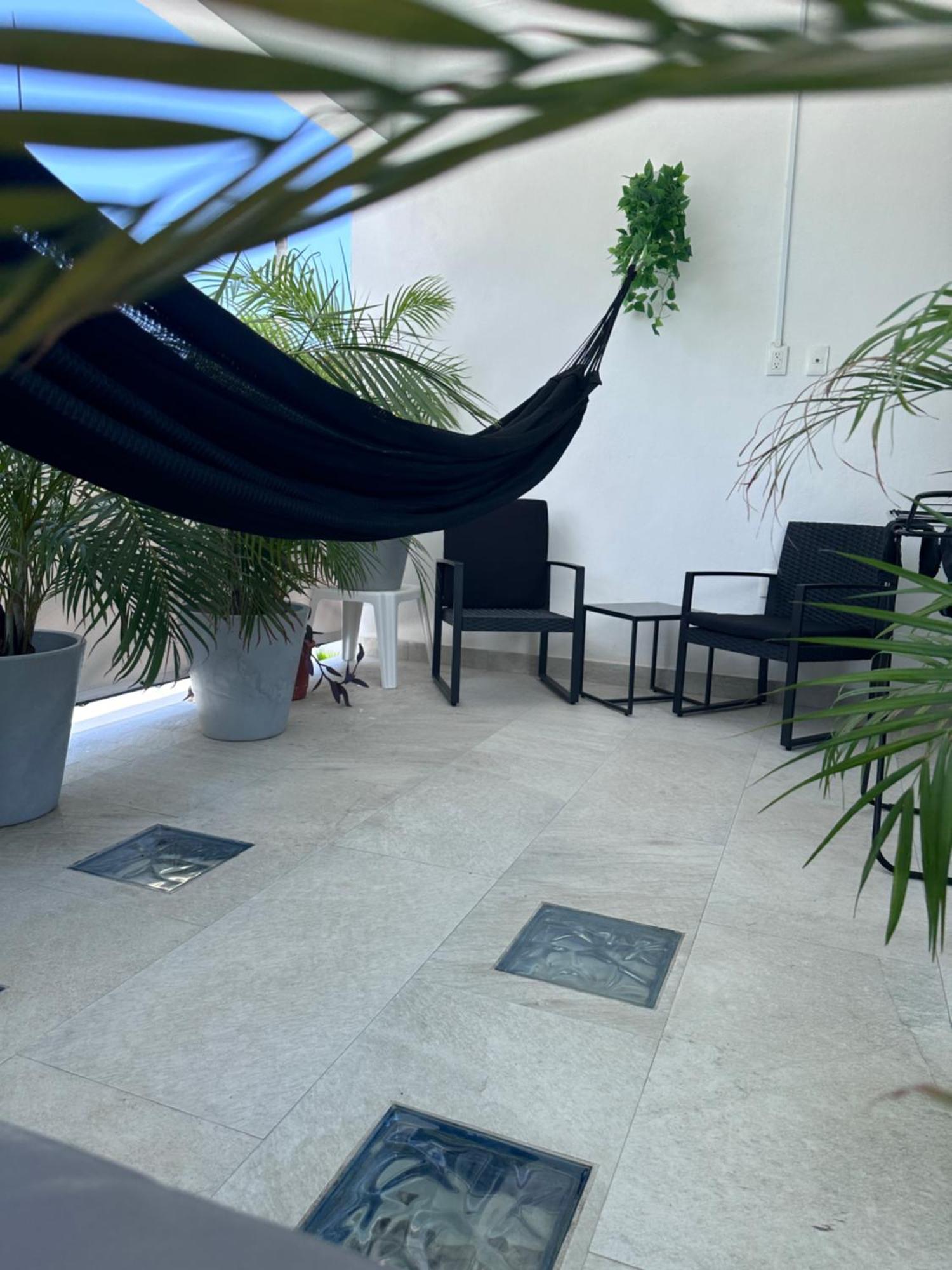 Ferienwohnung Oasis Urban Retreat Cancún Exterior foto